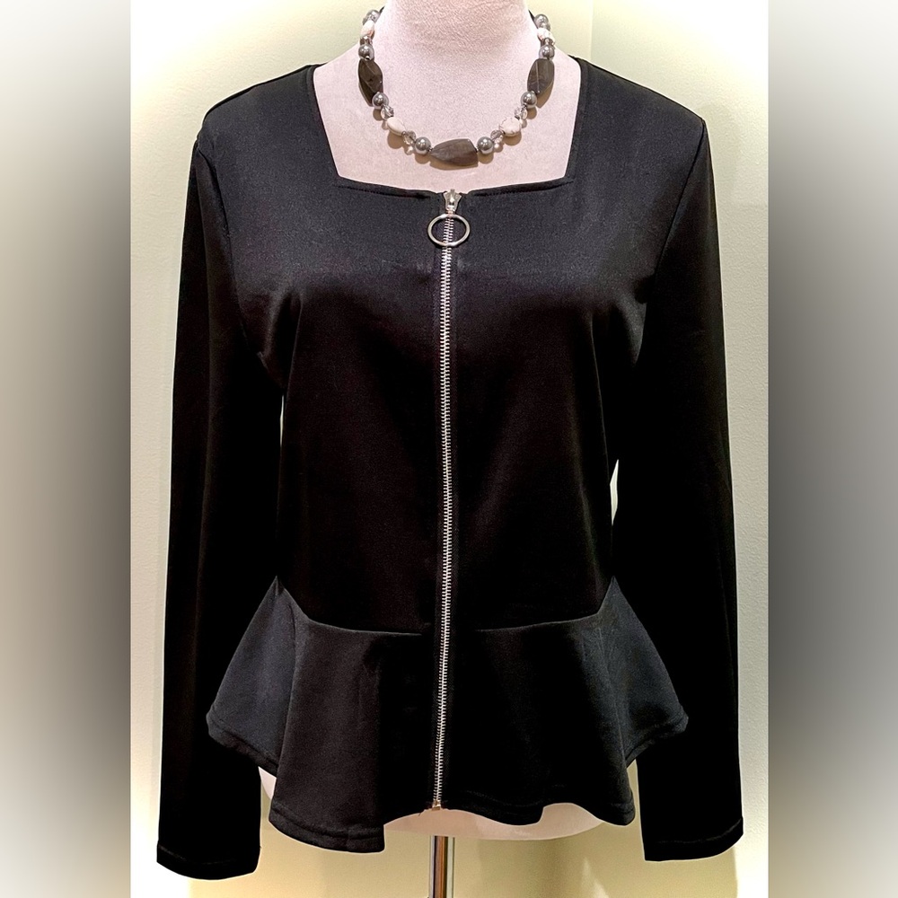 🖤 NWOT Black Peplum Zippered Blouse | Square Neckline | Size M
